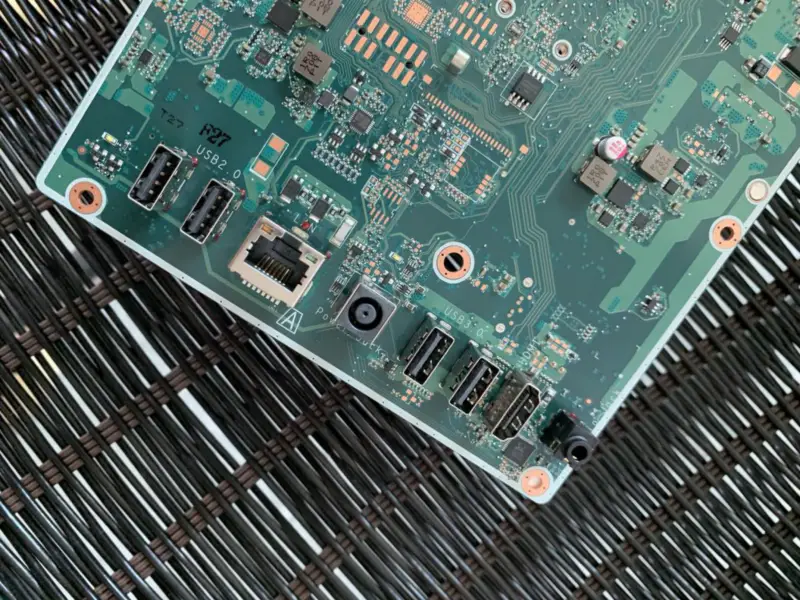 Základní deska HP 24-G DA0N91MB6D0 848949-005 i3-6100M s dedikovanou grafikou