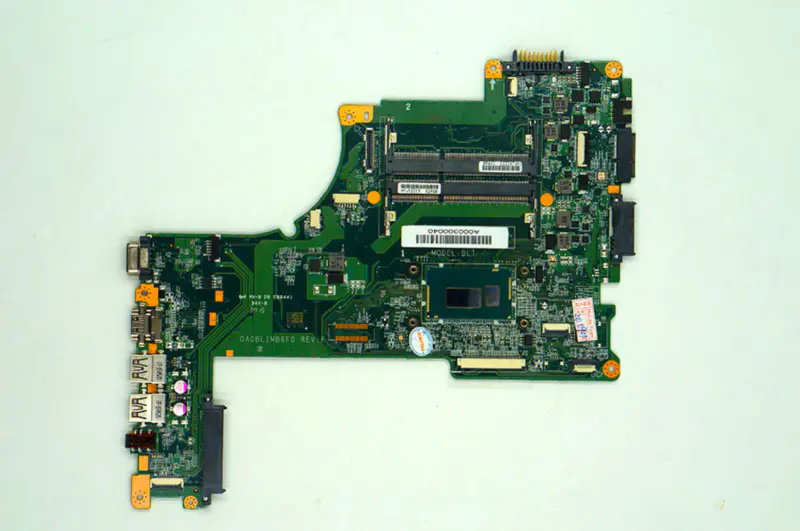 Toshiba L55-B5237 DA0BLIMB6F0 Základní deska