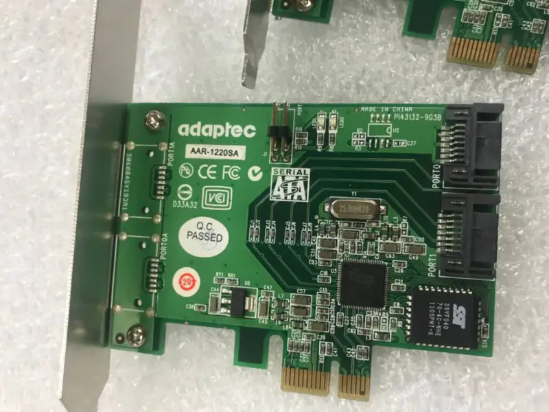 Adaptec AAR-1220SA 2-portová karta RAID PCI-E x1 SATA II Políčková karta