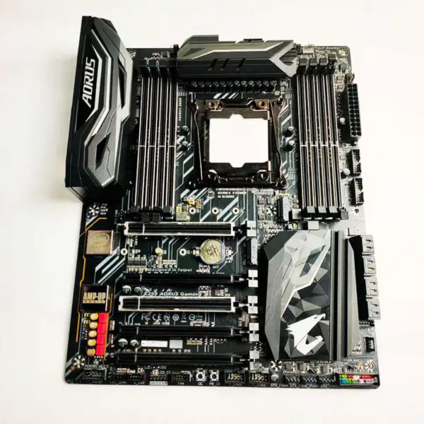 X299 Aorus Gaming 3 Pro Gigabyte Podpora procesorů Core X-series Ddr4 Lga2066 256gb Atx Základní deska