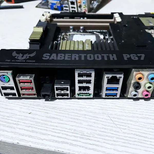 Sabertooth P67 pro základní desky Atx P67 Lga 1155 Podporuje Core I7/i5/i3