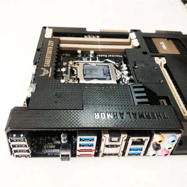 Tuf Sabertooth Z77 pro základní desku Asus Atx Z77 Lga 1155 Podporuje Core I7/i5/i3 Fast Shi