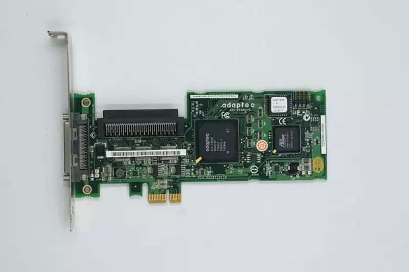 Průmyslová základní deska Adaptec ASC-29320LPE SCSI Low Profile Card