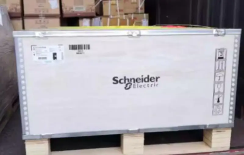 Měnič Schneider ATV71HC28N4