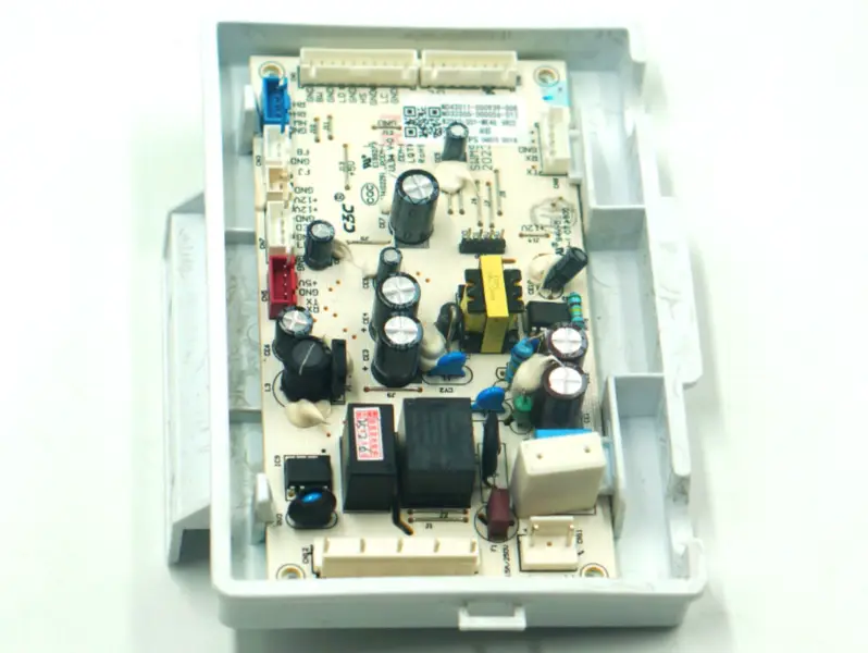 Řídicí deska chladničky Skyworth B2062-001-ME45