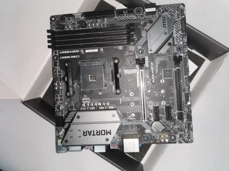 MSI B450M MORTAR Základní deska pro stolní počítače Socket AM4 DDR4 pro AMD B450 B450M 64GB M.2 PCI-E 3.0