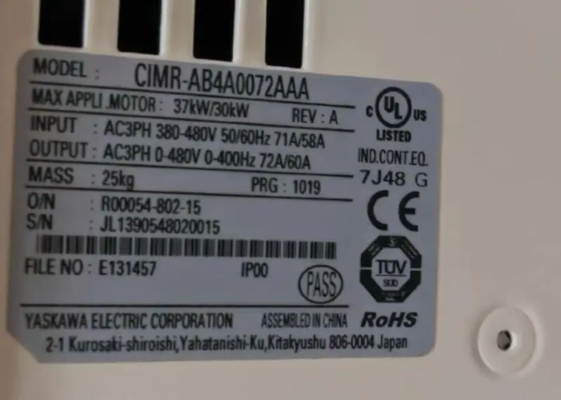 Měnič YASKAWA A1000 CIMR-AC4A0072AAA