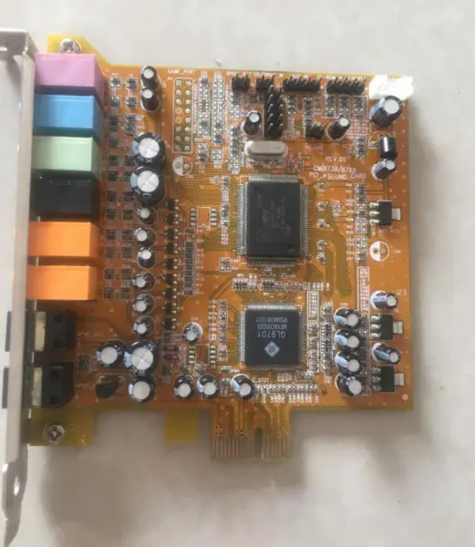 CMI8768 CMI8768PCIE 8KANÁLOVÁ ZVUKOVÁ KARTA