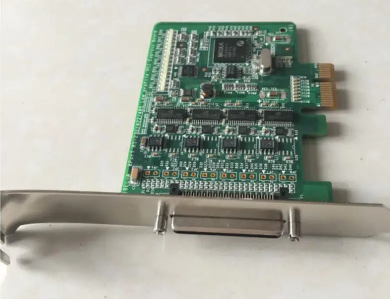 MOXA CP-118EL-A 8portová víceportová sériová karta PCIE RS232 422 485