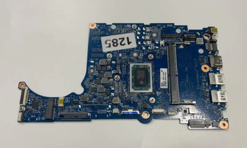 Acer A315-23 A315-23G DA0Z8EMB8C0 NBHVT11006 Se základní deskou s procesorem Ryzen 3 a 4 GB paměti RAM