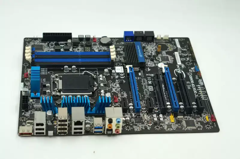 Průmyslová základní deska Intel DP67BG LGA 1155 DDR3