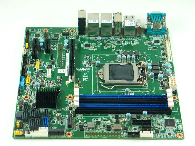 Základní deska Advantech AIMB-586
