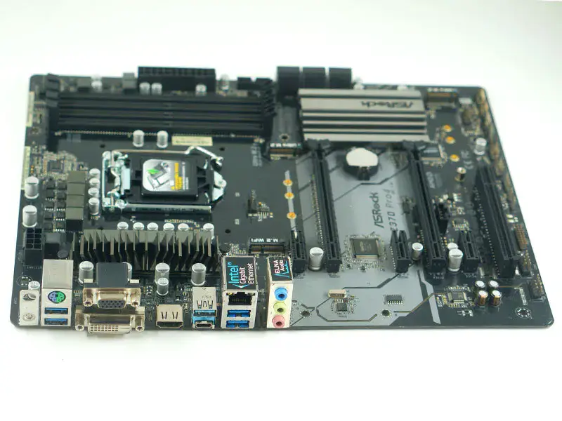 Základní deska Asrock Z370 Pro4