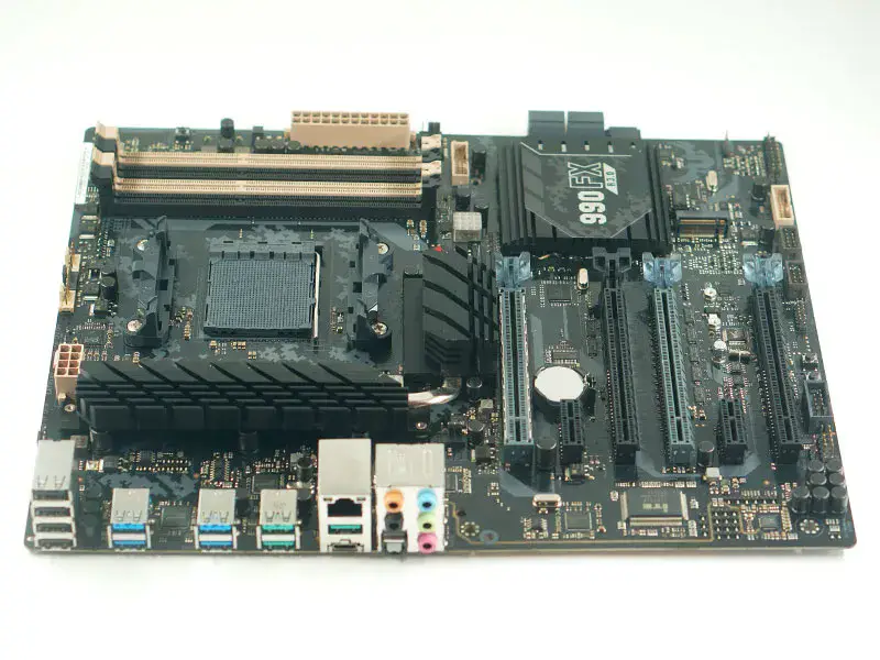 Základní deska Asus TUF SABERTOOTH 990FX R3.0