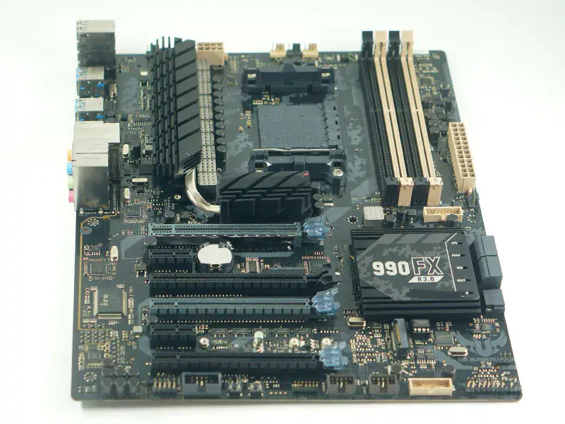 Základní deska Asus TUF SABERTOOTH 990FX R3.0