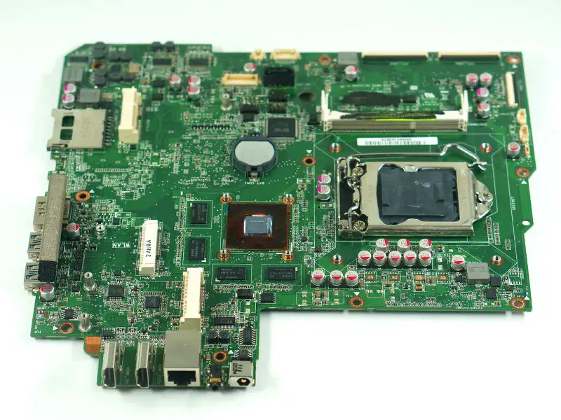 Základní deska Asus ET2300I