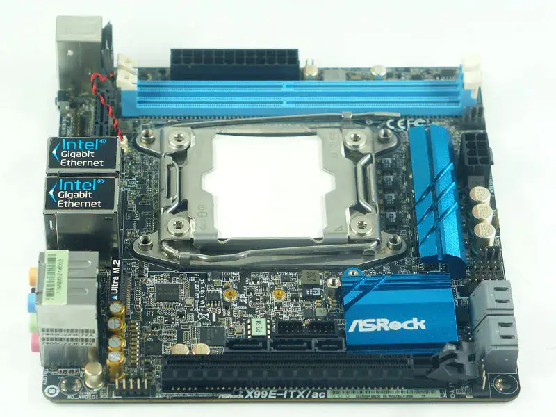 Základní deska ASRock X99E-ITX/ac podporuje serverovou operační paměť E5V3 E5V4