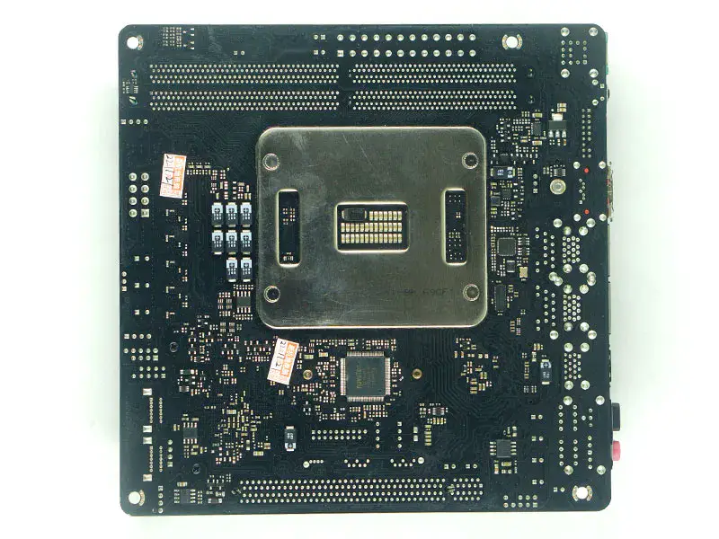 Základní deska ASRock X99E-ITX/ac podporuje serverovou operační paměť E5V3 E5V4