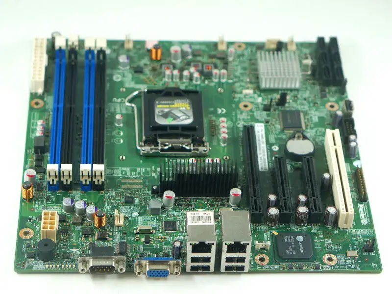 Základní deska Intel S1200BTS