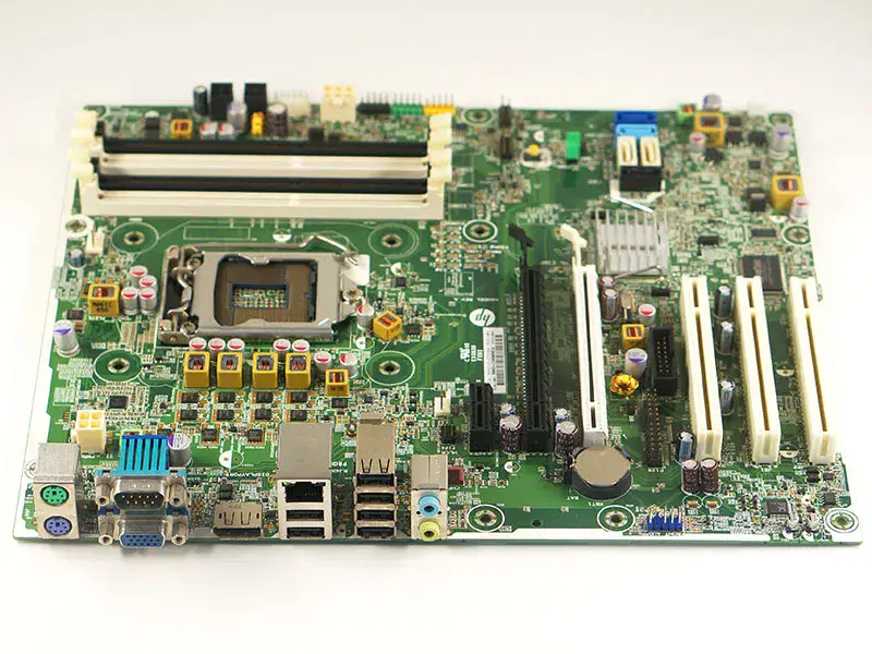 HP Compaq 8200 Elite 611796-003 611797-000 611835-001 Základní deska