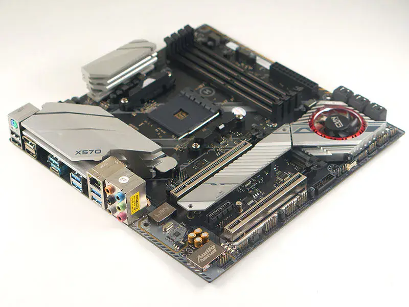 Barevná základní deska CVN X570M GAMING PRO V14
