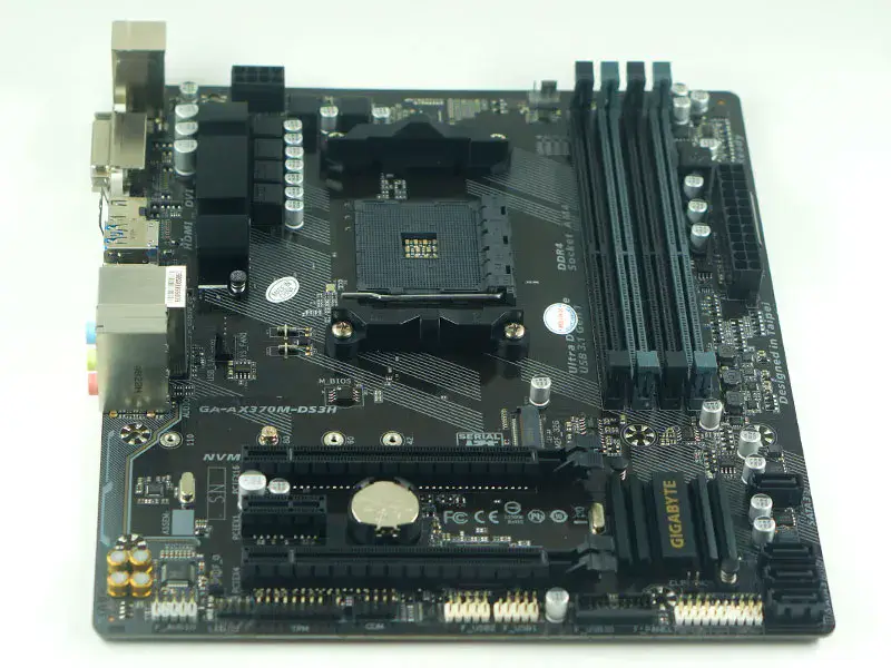 Základní deska GIGABYTE GA-AX370M-DS3H