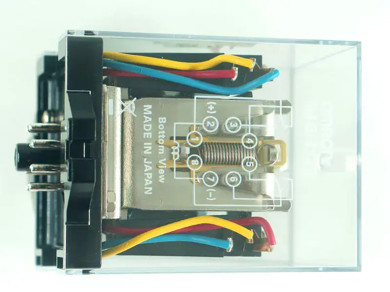 Relé Omron G4Q-212S DC24V