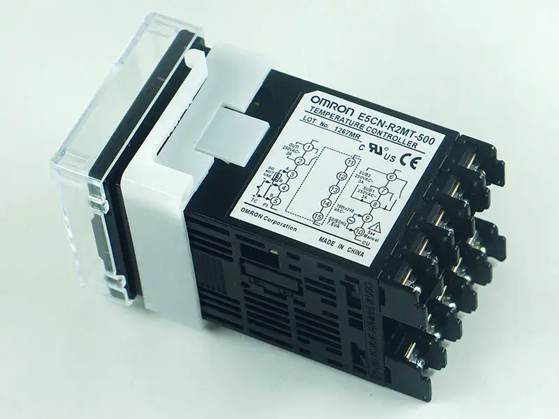 Termostat OMRON E5CN-R2MT-500