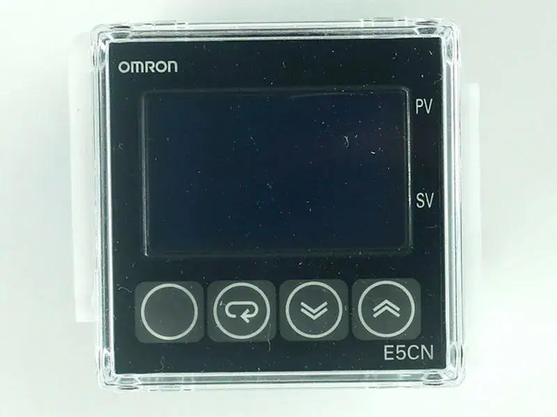 Termostat OMRON E5CN-R2MT-500