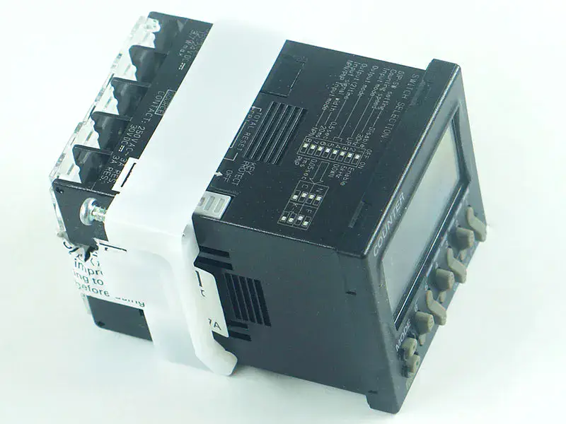 Počítadlo Omron H7CX-AD-N