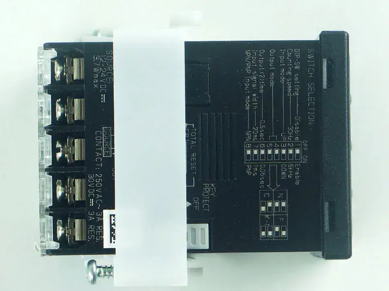 Počítadlo Omron H7CX-AD-N