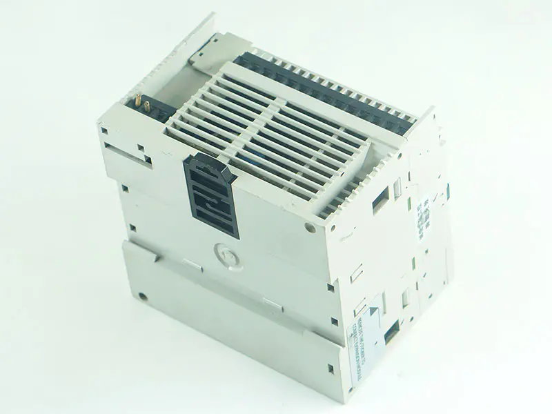 IDEC FC4A-C24R2 PLC