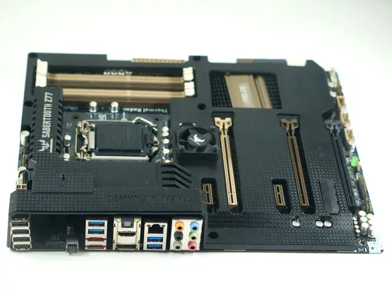 Základní deska Asus SABERTOOTH Z77