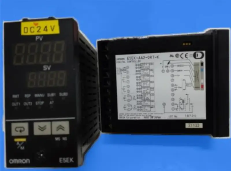 Termostat Omron E5EK-AA2-DRT-K