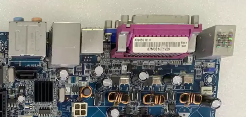 Základní deska pro průmyslová zařízení Avalue EAX-965Q