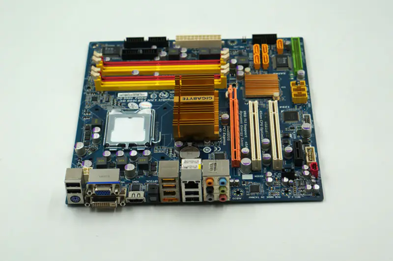 Základní deska Gigabyte GA-EG45M-DS2H (REV 1.0)