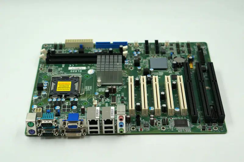 Základní deska DFI EL620-C 774-EL6201-100G