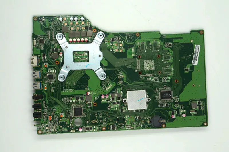 Základní deska Asus ET2700I