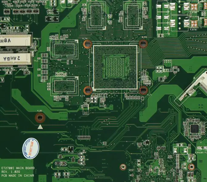 Základní deska Asus ET2700I