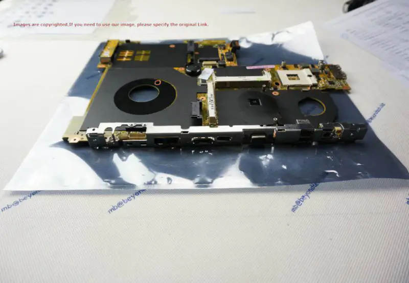 Základní deska Asus F8V