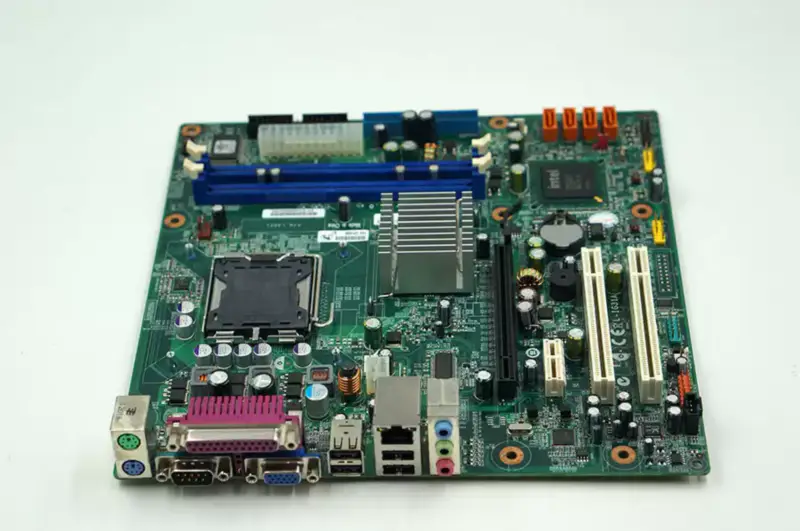 Základní deska Lenovo G31T-LM V1.0 T4900V M6900 45C2882 53Y3282