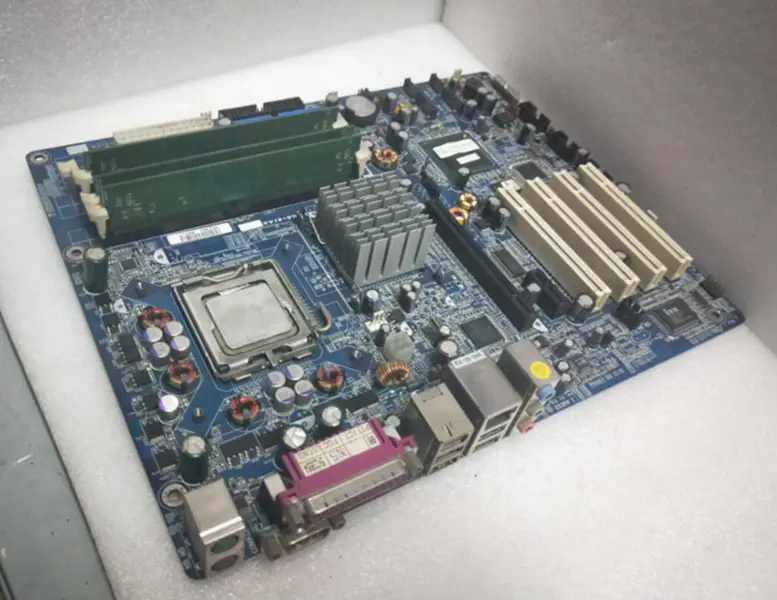 Základní deska Gigabyte GA-8IAX LGA 775 pro pracovní stanice