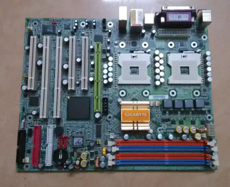 Základní deska Gigabyte 8IKHDW