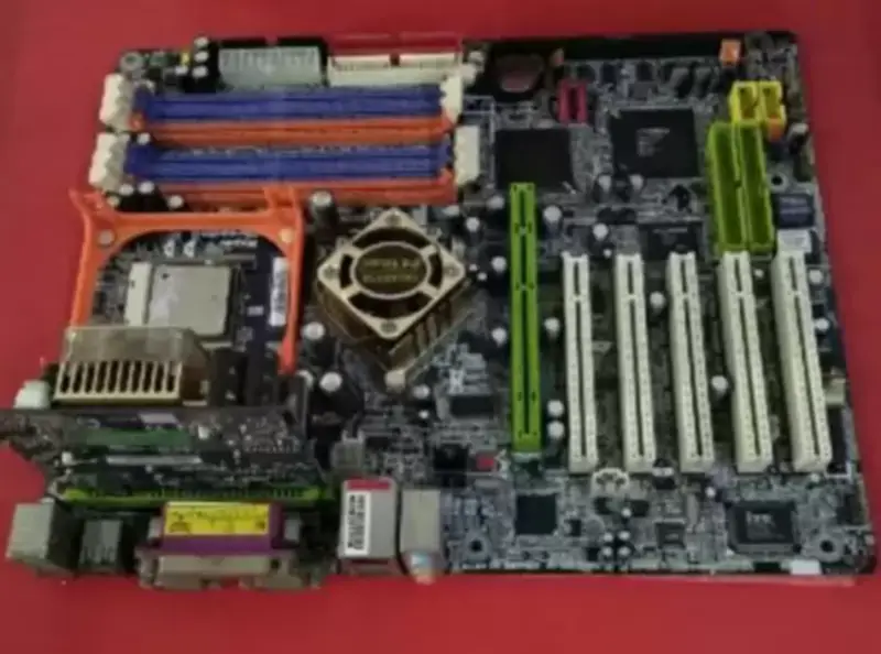 Základní deska Gigabyte GA-8KNXP Ultra Socket 478 DDR