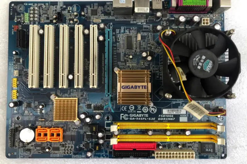 Základní deska Gigabyte GA-945PL-S3E