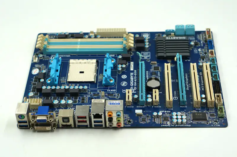 Základní deska Gigabyte GA-A75-D3H
