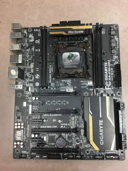 Základní deska Gigabyte GA-X99-UD3