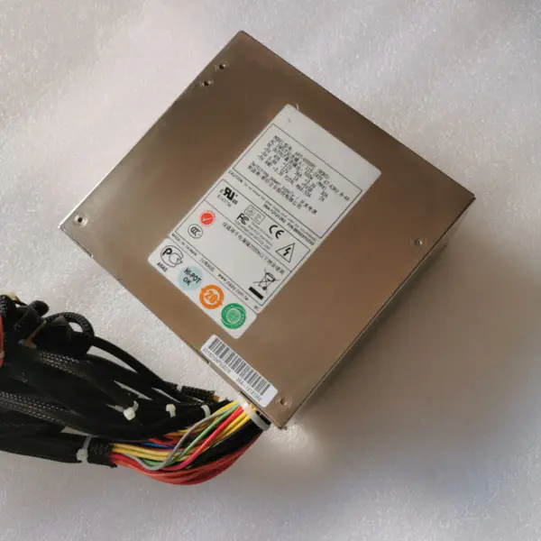 Použitý spínaný zdroj Zippy Emacs 500W HP2-6500PE