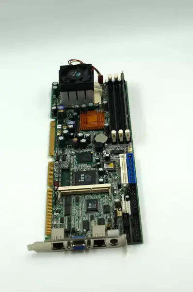 Průmyslová základní deska Ibase IB745 s CPU RAM a FAN