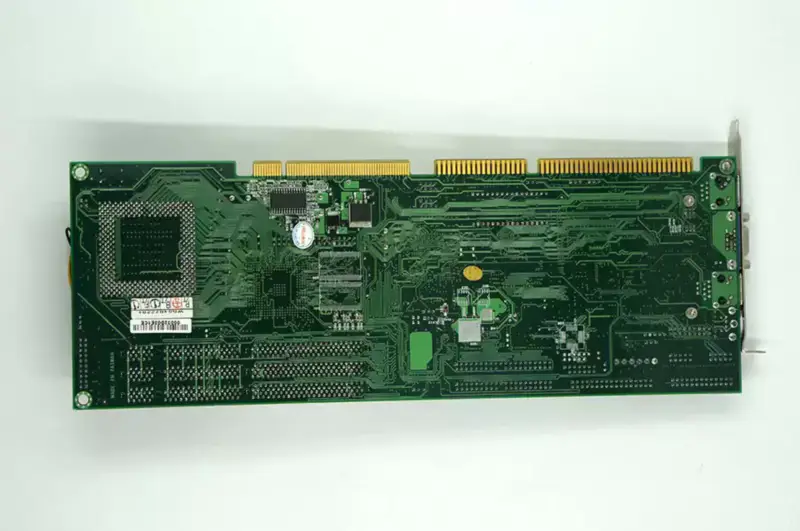 Průmyslová základní deska Ibase IB745 s CPU RAM a FAN